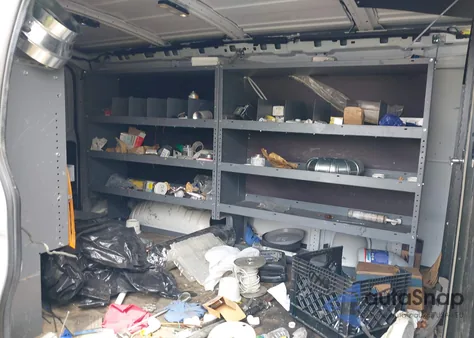 2018 Chevrolet Express 2500 Work Van z USA, uszkodzony, nr VIN 1GCWGAFP9J1337987